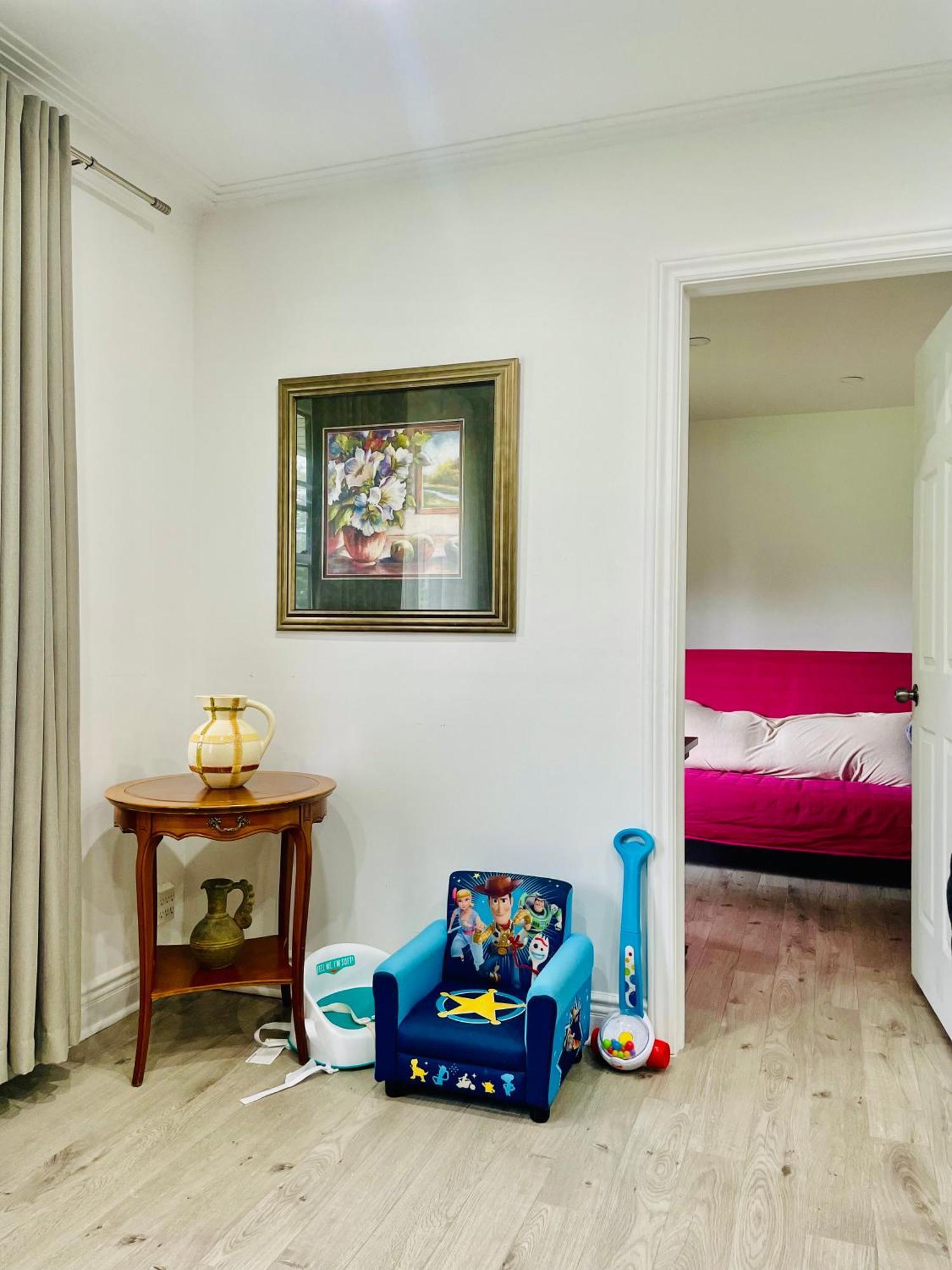 Vacation House Entire Floor Kids Yard Walk 2 Subway