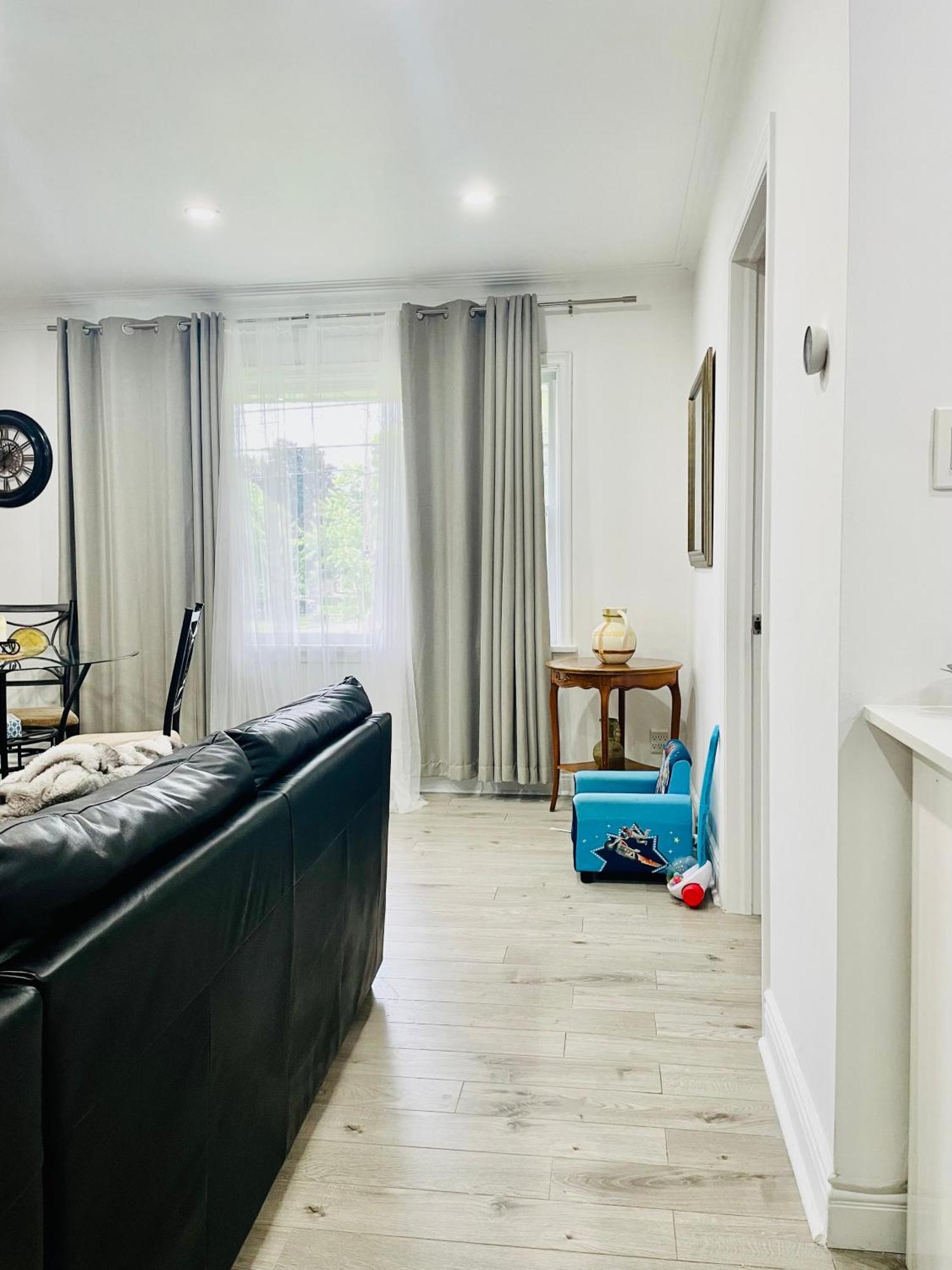 Vacation House Entire Floor Kids Yard Walk 2 Subway Apartment Toronto