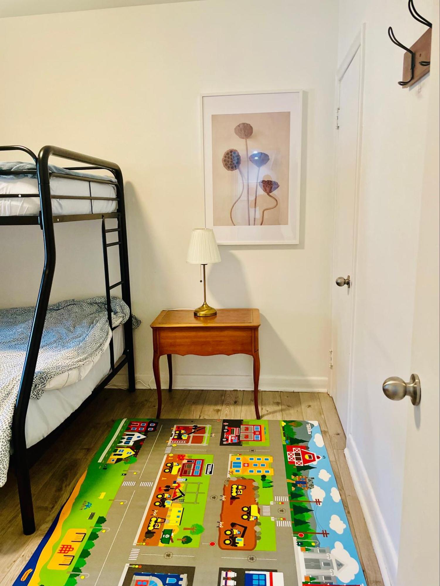Apartment Vacation House Entire Floor Kids Yard Walk 2 Subway Toronto